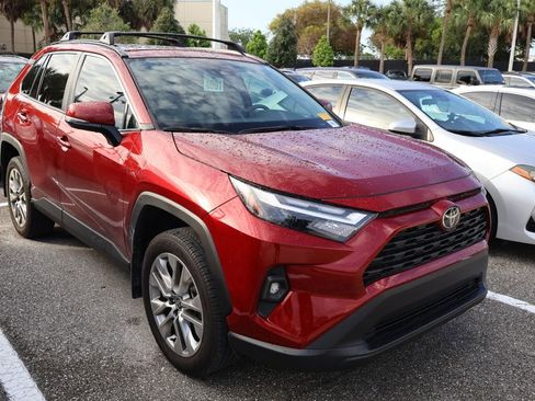 Used 2025 Toyota RAV4 XLE Premium image 6
