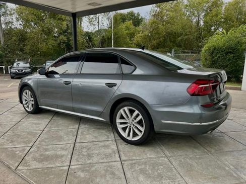 Used 2019 Volkswagen Passat Wolfsburg Edition image 2