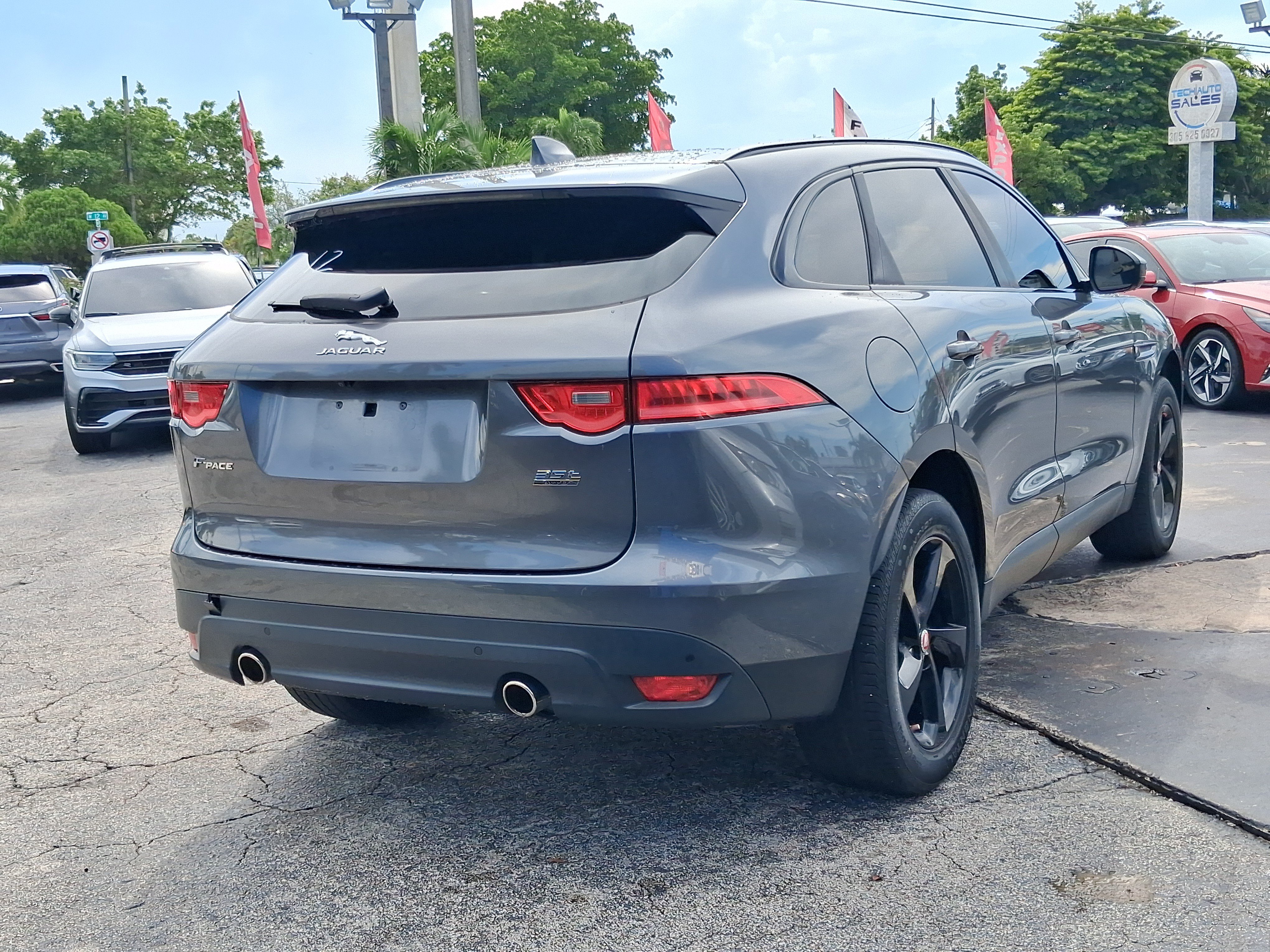 Used 2018 Jaguar F-PACE Premium AWD/4WD image 5