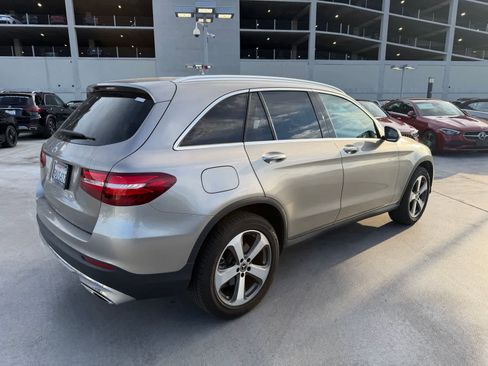 Used 2019 Mercedes-Benz GLC 300 image 4
