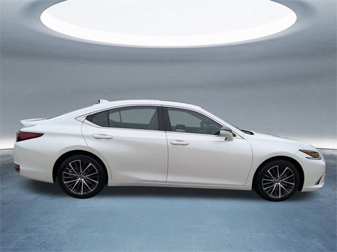 Certified 2023 Lexus ES 300h w/ Premium Package image 3