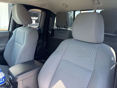Used 2020 Toyota Tacoma SR RWD image 3