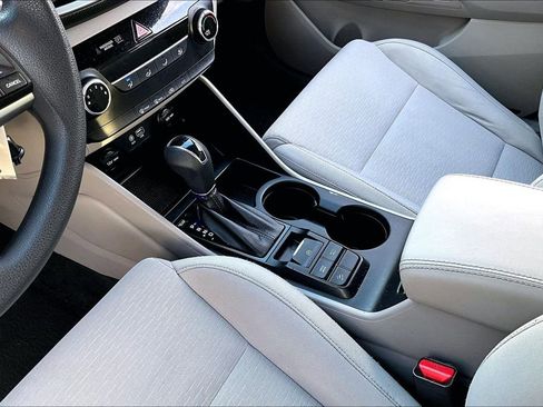 Used 2019 Hyundai Tucson SE image 15