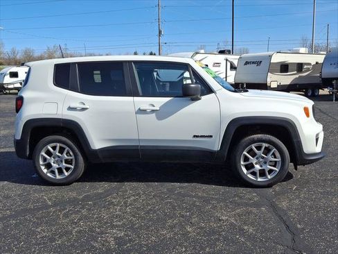 Used 2023 Jeep Renegade Latitude image 24