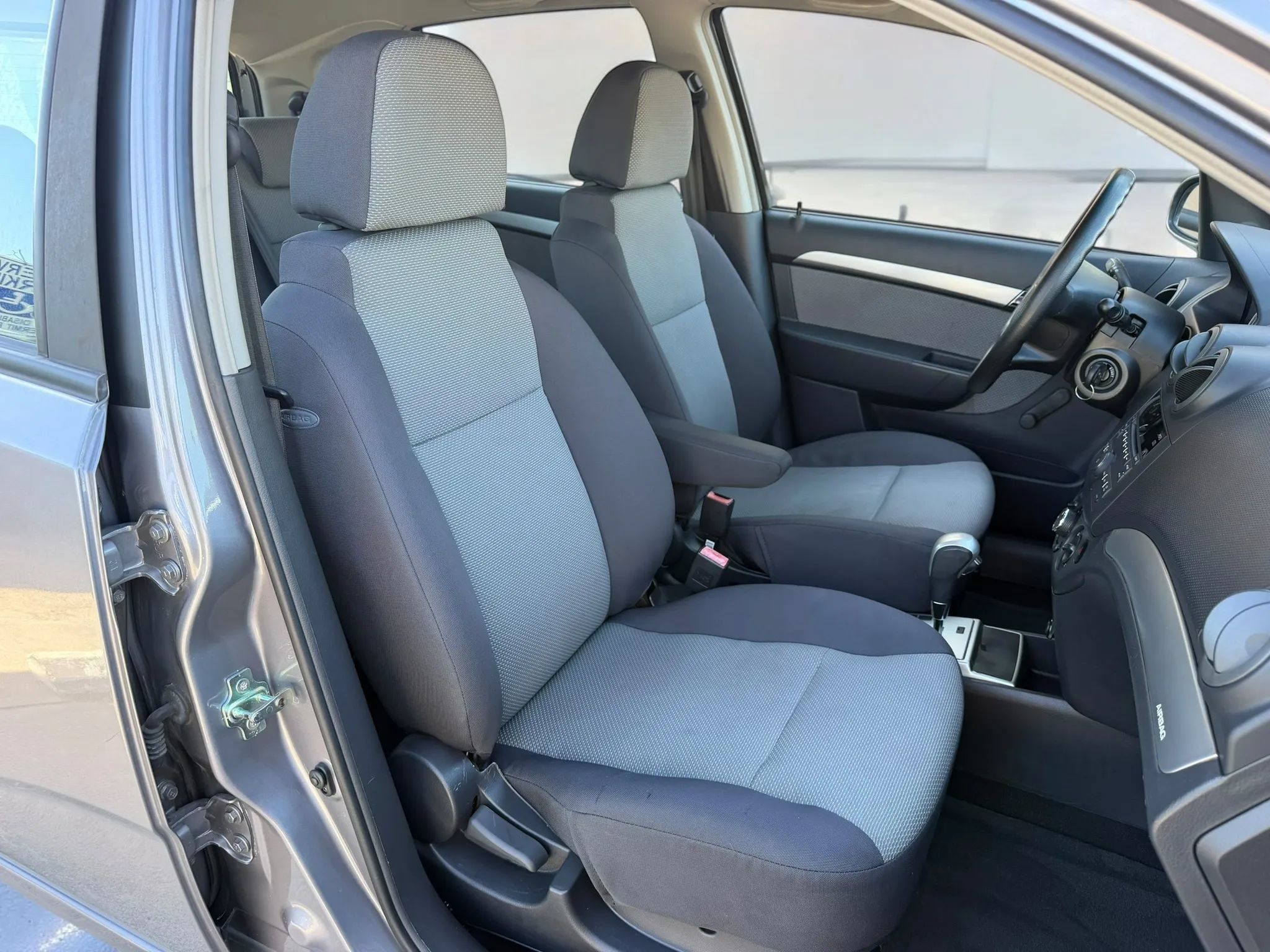 Used 2010 Chevrolet Aveo5 LT FWD image 20