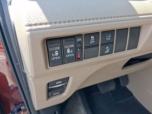 Used 2019 Honda Odyssey EX image 22