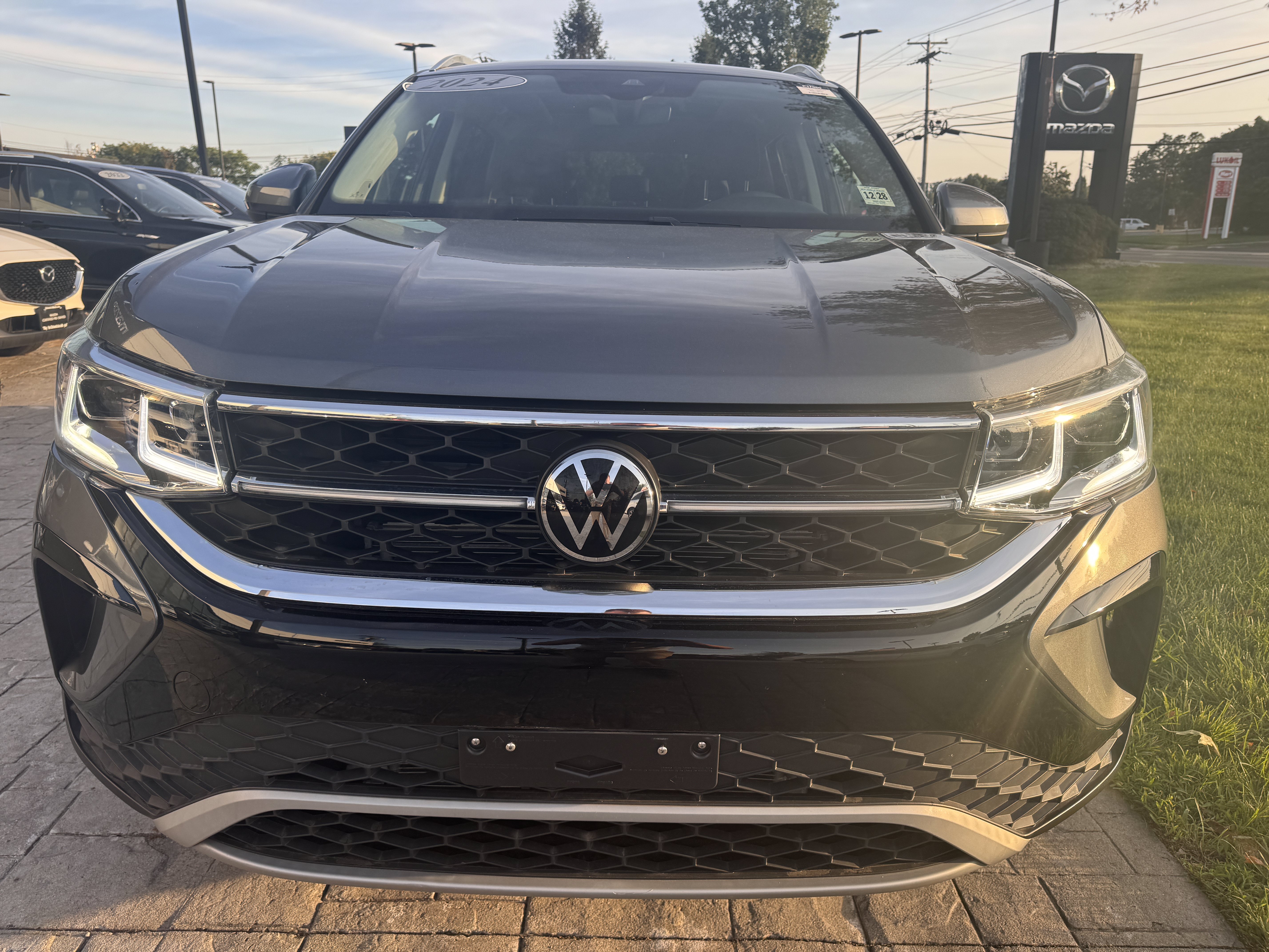 Used 2024 Volkswagen Taos SEL AWD/4WD image 35