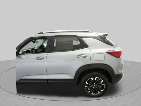 Used 2023 Chevrolet TrailBlazer LT FWD image 6
