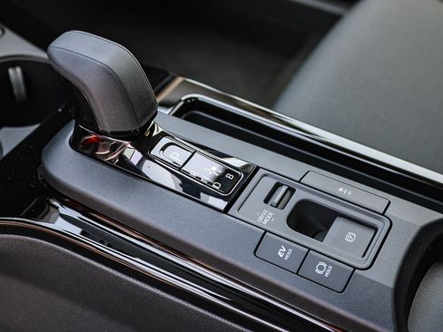 New 2026 Toyota Prius LE FWD image 21