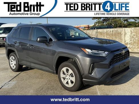 Used 2025 Toyota RAV4 LE AWD/4WD image 1