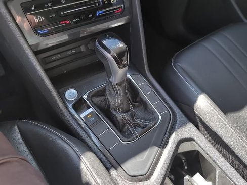 Used 2022 Volkswagen Tiguan SE image 19