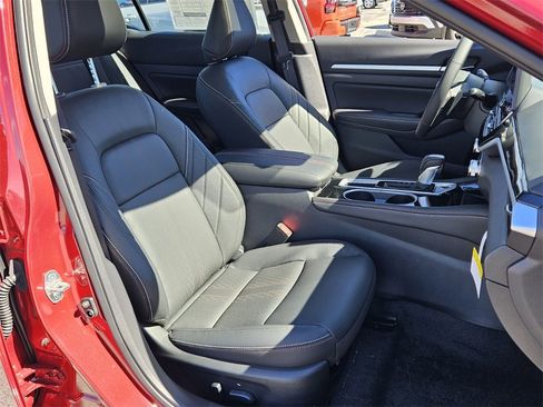 New 2025 Nissan Altima 2.5 SR image 15