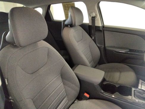 Used 2025 Kia K4 EX image 34