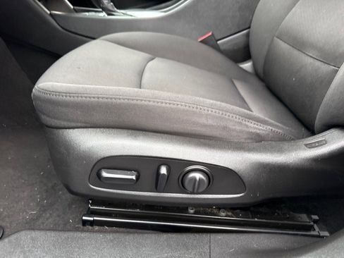 Used 2020 Chevrolet Malibu LT image 18