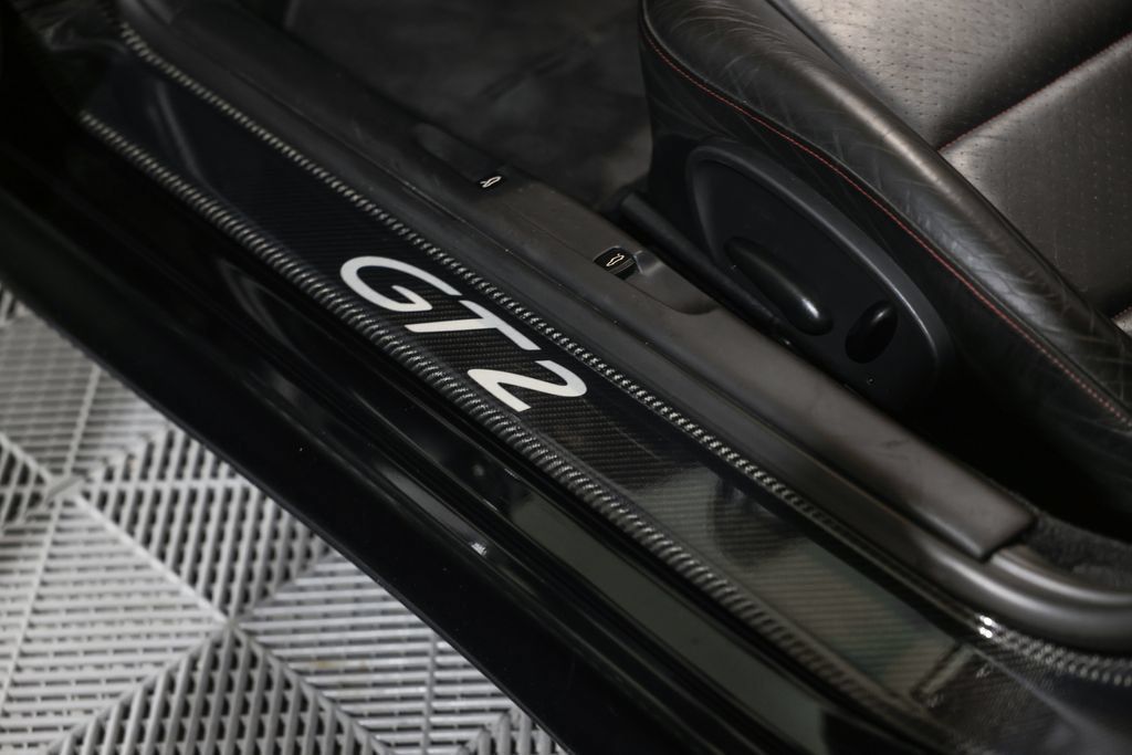 Used 2003 Porsche 911 GT2 RWD image 33