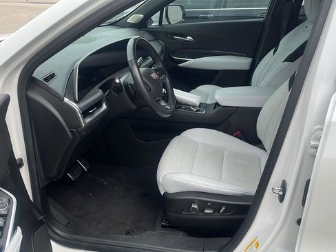 Used 2024 Cadillac XT4 Sport image 5