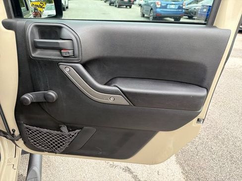 Used 2018 Jeep Wrangler Sport w/ Connectivity Group AWD/4WD image 20