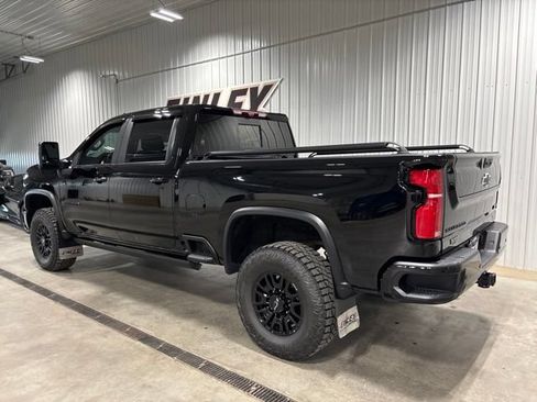 Used 2026 Chevrolet Silverado 2500 ZR2 w/ LPO, Dark Essentials Package AWD/4WD image 13
