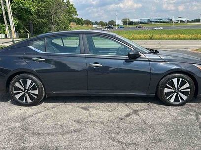 Used 2022 Nissan Altima 2.5 SV