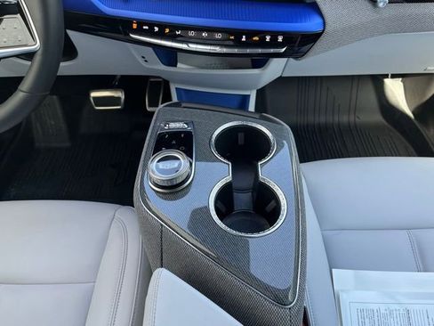 Used 2025 Cadillac Optiq Luxury 1 image 20