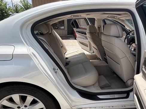 Used 2009 BMW 750Li RWD image 36