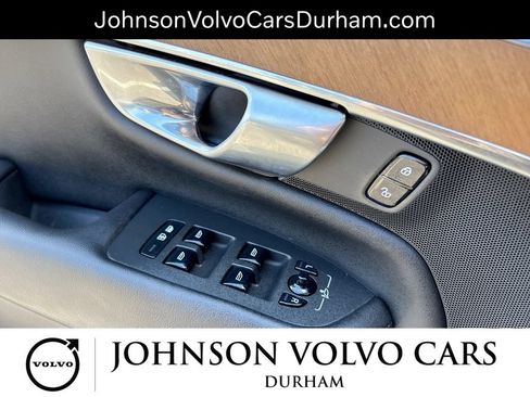 Used 2023 Volvo XC90 B6 Core w/ Protection Package Premier AWD/4WD image 18