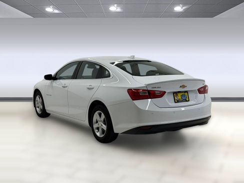 Used 2024 Chevrolet Malibu LT FWD image 2