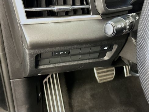 Used 2025 Mitsubishi Outlander SEL AWD/4WD image 17