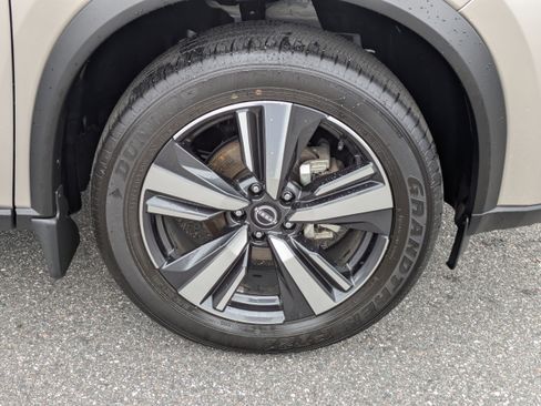 Certified 2024 Nissan Rogue SL w/ SL Premium Package image 11