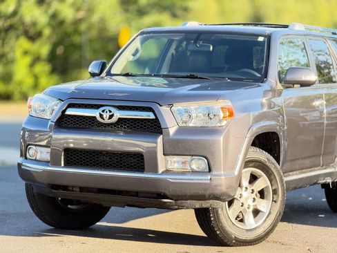 Used 2010 Toyota 4Runner SR5 AWD/4WD image 22