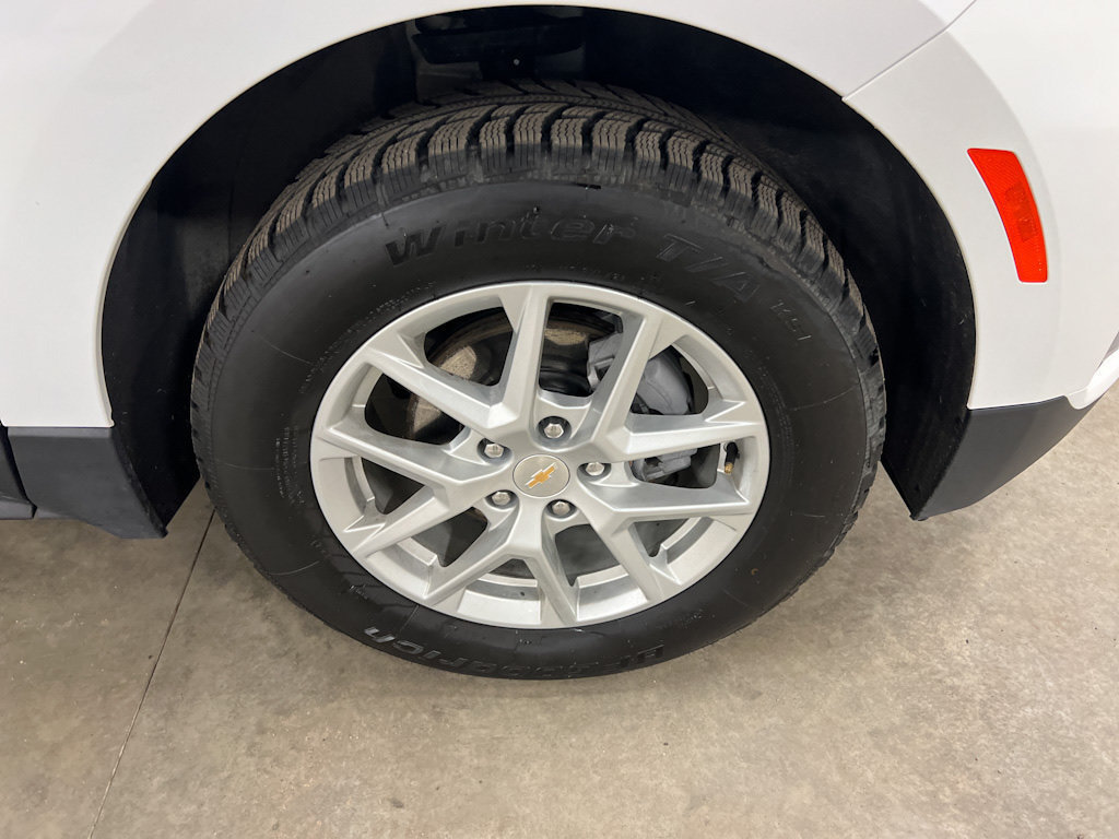Certified 2023 Chevrolet Equinox RS AWD/4WD image 19