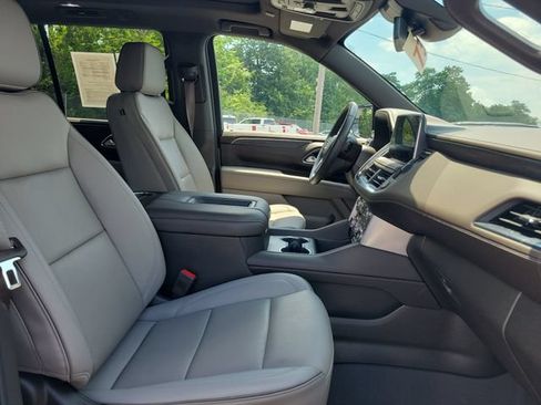 Used 2023 GMC Yukon SLT w/ SLT Premium Package AWD/4WD image 29