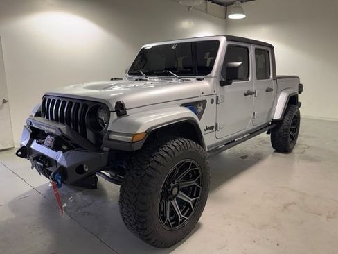 Used 2022 Jeep Gladiator Sport AWD/4WD image 3