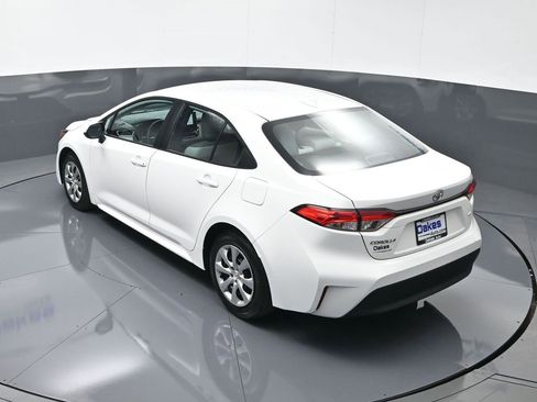 Used 2025 Toyota Corolla LE image 47