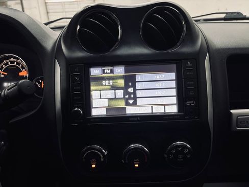 Used 2017 Jeep Compass High Altitude image 29