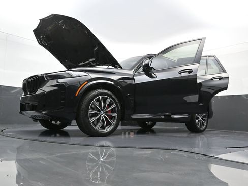 Used 2026 BMW X5 xDrive40i w/ M Sport Package image 41