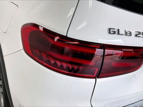 New 2026 Mercedes-Benz GLB 250 4MATIC image 14