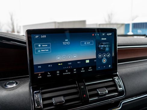 Used 2023 Lincoln Navigator Reserve AWD/4WD image 32