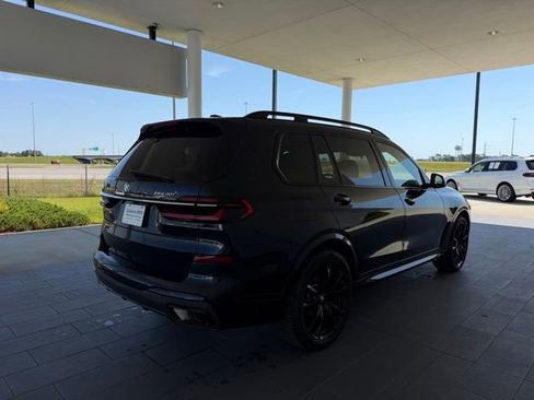 Used 2023 BMW X7 xDrive40i w/ M Sport Package AWD/4WD image 5