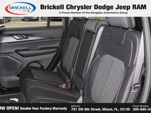 New 2025 Jeep Grand Cherokee Laredo image 15