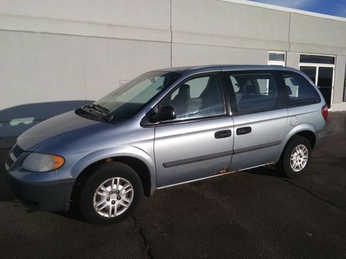 Used 2005 Dodge Caravan SE w/ Popular Equipment Group image 2