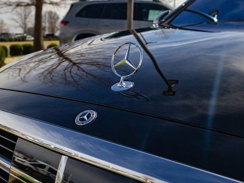 Certified 2022 Mercedes-Benz S 500 4MATIC image 3