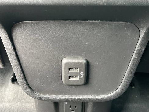Used 2024 GMC Terrain SLT FWD image 21