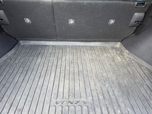 Used 2021 Toyota Venza Limited image 17