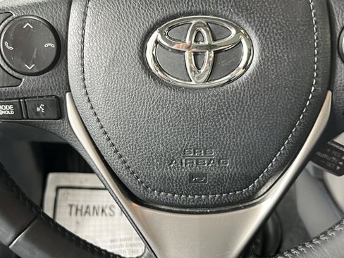 Used 2018 Toyota RAV4 XLE AWD/4WD image 18
