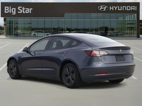 Used 2023 Tesla Model 3 Standard Range image 3