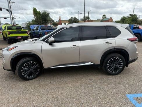 Certified 2024 Nissan Rogue Platinum image 4