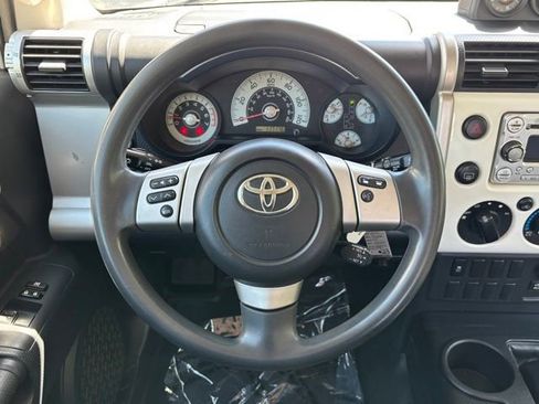 Used 2013 Toyota FJ Cruiser 4WD w/ Convenience Pkg image 20