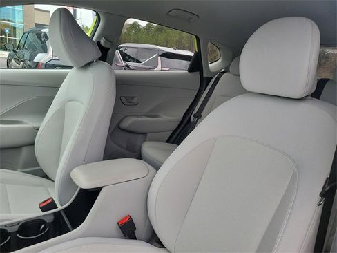 Used 2024 Hyundai Kona SEL w/ Convenience Package image 16