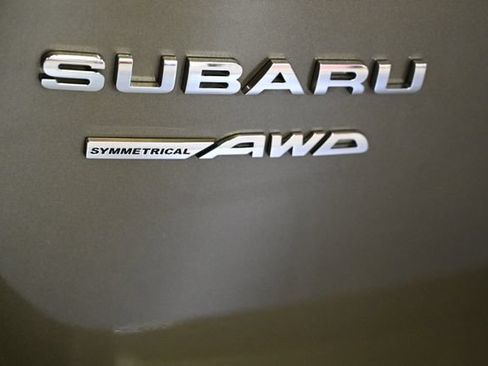 Used 2025 Subaru Outback Premium AWD/4WD image 12